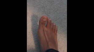 22 Year old Wiggles Toes on Camera