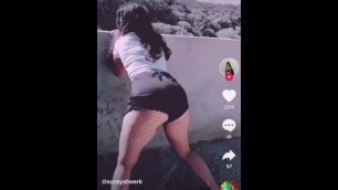 Hot Girl Twerking on Tiktok