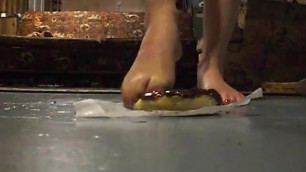 Honeyxbee18 - Barefoot Donut Crush