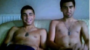 2 Straight Friends Wank together on Webcam