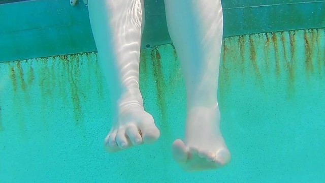 Water Toes | Wiggling Toes in the Water | Pale Feet and Toes